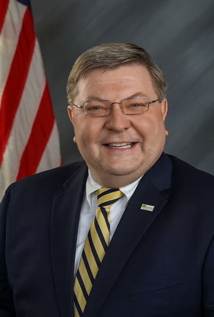 Mayor Chris Pecak